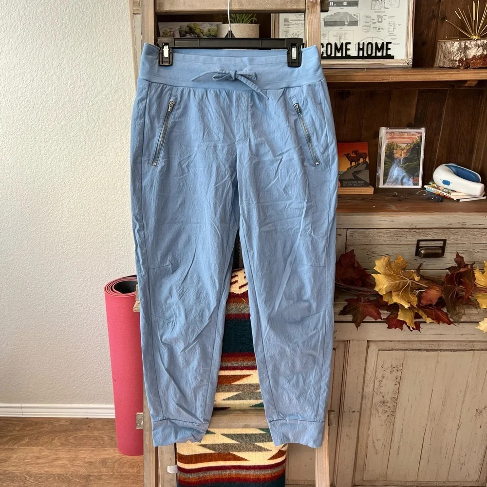 Athleta women’s Trekkie North jogger size 4